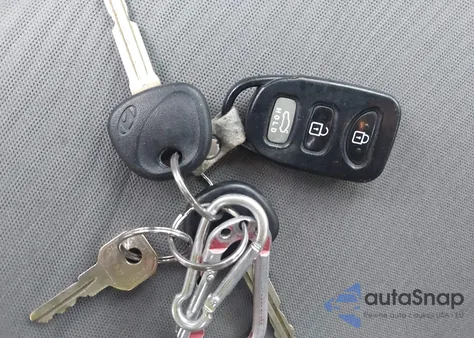 2011 Hyundai Elantra Gls z USA, uszkodzony, nr VIN 5NPDH4AE2BH006075